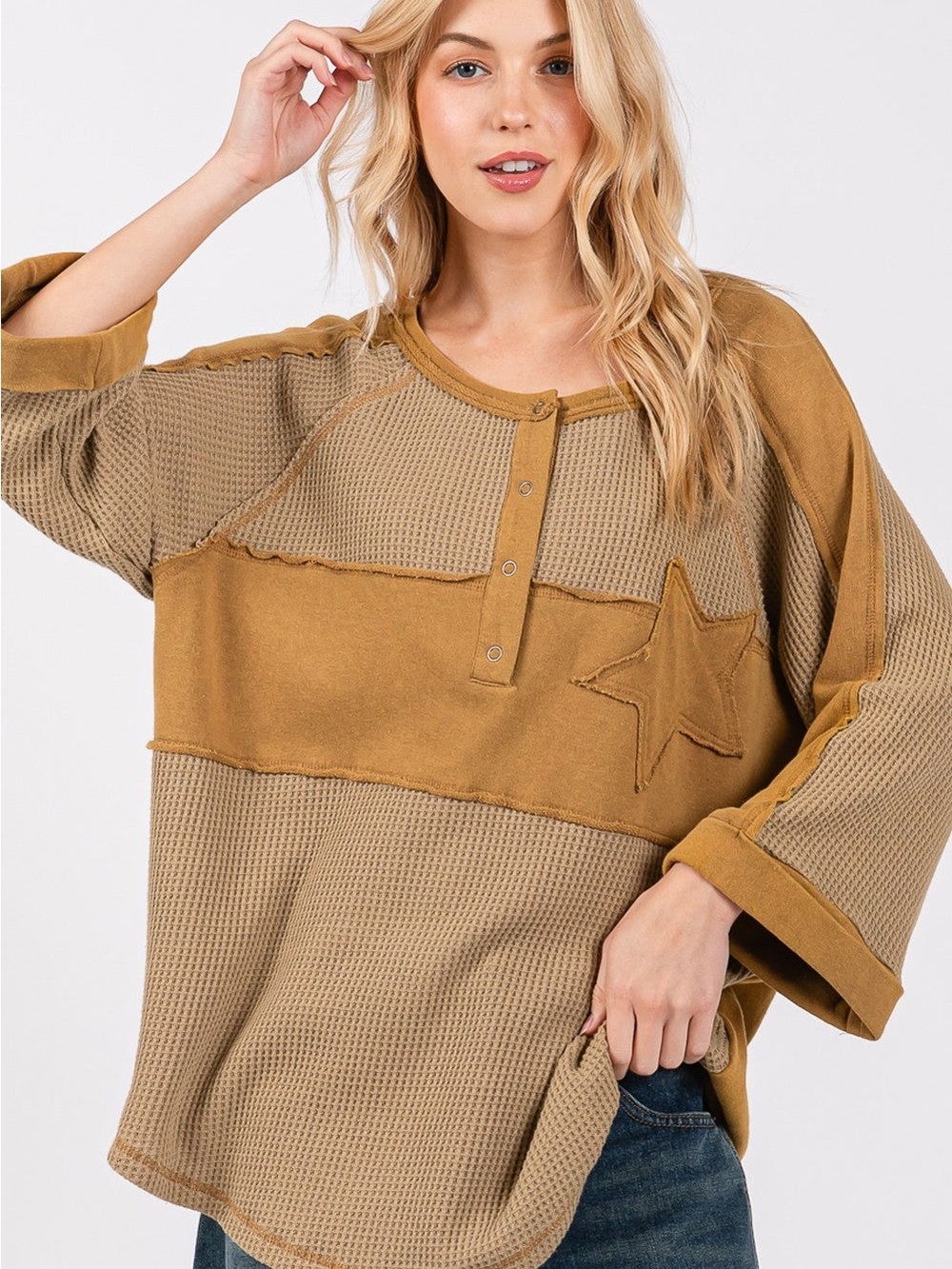 New Sage+Fig Relaxed Star Applique Waffle Henley Sweatshirt - Mustard Khaki Boho
